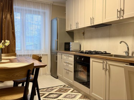 Оренда 3-кімнатної квартири біля ЦНАПу Ровно