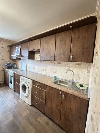 Фурманова гарний стан вільна парковка у дворі - фото 1