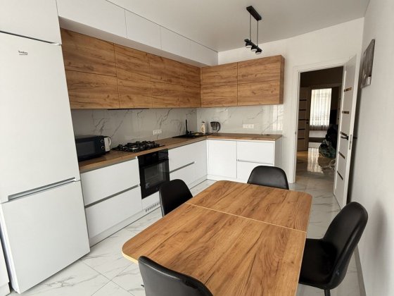 Здається в оренду 2 кімнатна квартира по вул. Височина Ивано-Франковск