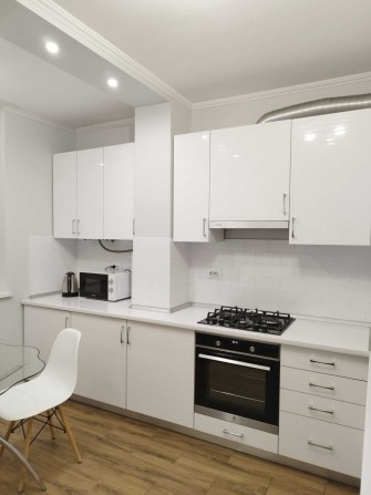 Оренда 2 -кімнатної квартири, в новобудові вул.Хіміків - фото 1