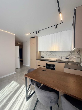 Оренда повноцінної 2 к в Центральному2 ,працює ліфт при відключенні! - фото 1