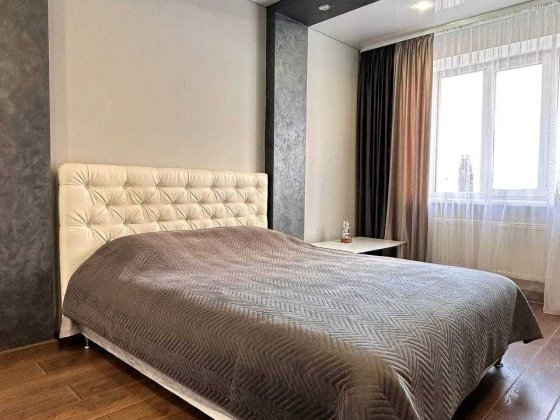 Сучасна та простора 2-х кімнатна квартира на Щасливому Рівне