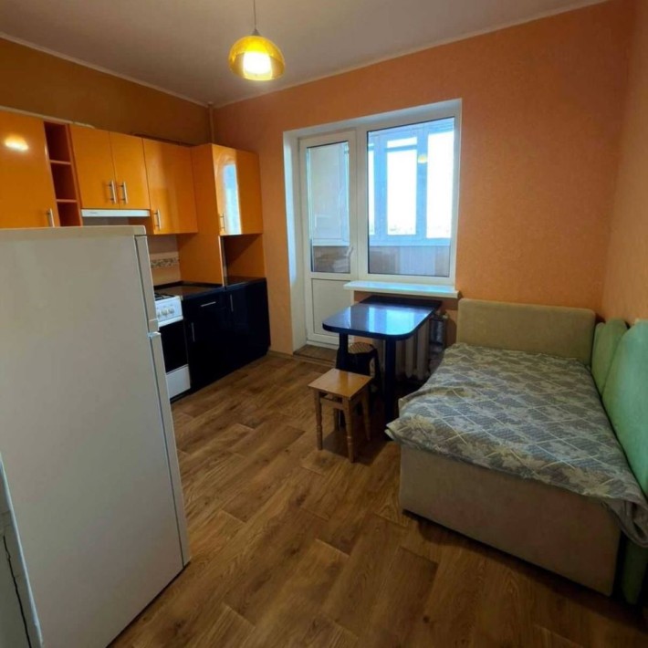 Трц Екватор Браїлки парковка у дворі - фото 1