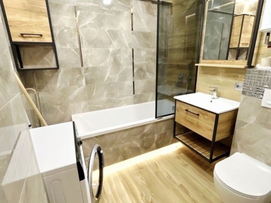 Полтава. 3ком с кухней студией 18кв.м  центр возле прапора 25000грн Полтава