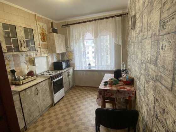 Сдам простору 2 кімнатну на Садах. Полтава