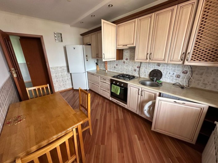 Оренда дешевої просторої 1к кв. по вул. Угорницька - фото 1