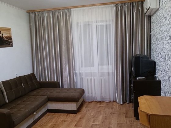 В оренду 2 кімнатна квартира з АО Полтава