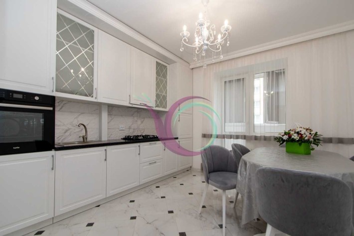 ОРЕНДА 3-к. квартира з і/о та ремонтом за вул. Стуса - фото 1