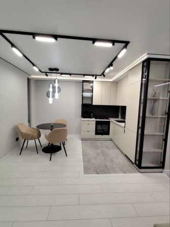 Новобудова з підземним паркінгом - фото 1