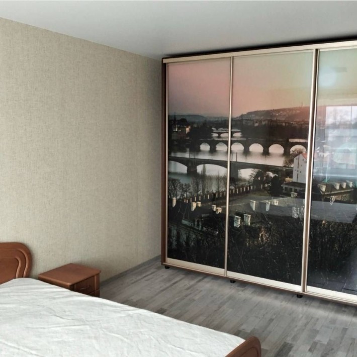 Старий Поділ 18 Поділ парковка у дворі - фото 1