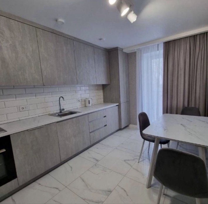 Центр. Здається 2-х кімнатна квартира - фото 1