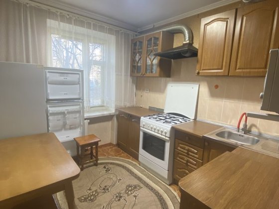 Район Центру! Здається в оренду 2-км квартира з великим балконом Черновцы