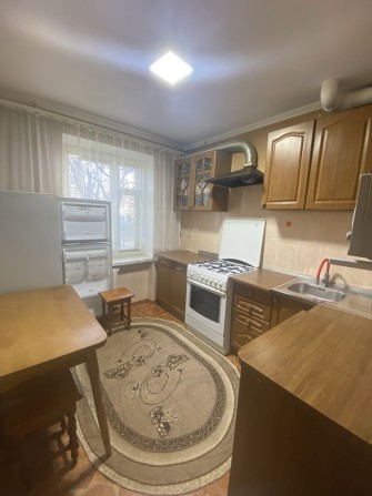 Район Центру! Здається в оренду 2-км квартира з великим балконом - фото 1