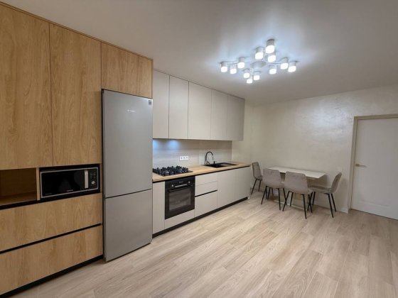 Оренда 2- кімнатноі квартири на Щасливому Рівне