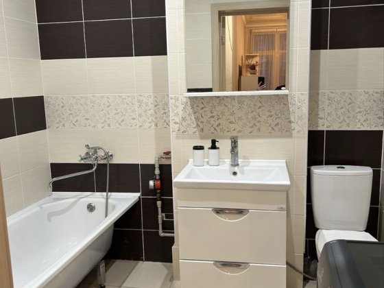 Район Фоззі оренда! Ровно