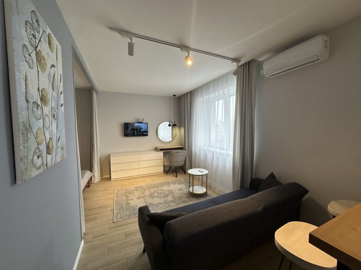 Здається стильна видова 1,5-кімнатна квартира в самому центрі міста - фото 1