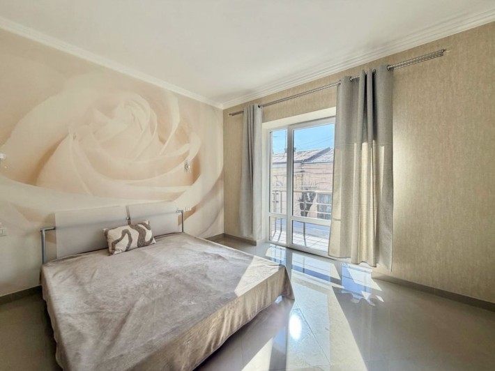 Оренда 2-кімнатної квартири + кухня-студія в новобудові ЦЕНТР - фото 1