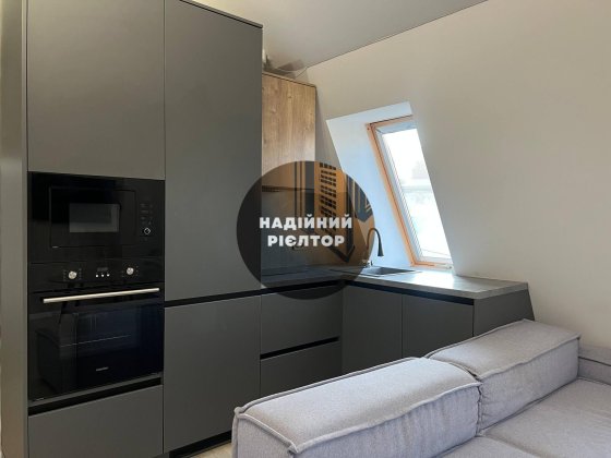 2-кімнатна квартира з євроремонтом — 5 хв до ТЦ Майдан Черновцы