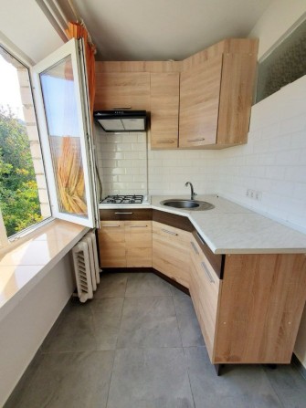 Оренда 1 кімнатної, ЕНТУЗІАСТІВ (р-н 5рки), МЕБЛІ та ТЕХНІКА, балкон! - фото 1