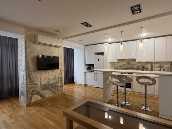 Тривала оренда 2 кімнатної кв+кухня-студія в центрі міста  із паркоміс Ивано-Франковск