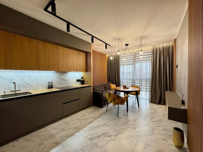 Оренда 1-кімнатної квартири в центрі, 50м2, 650$ - фото 1