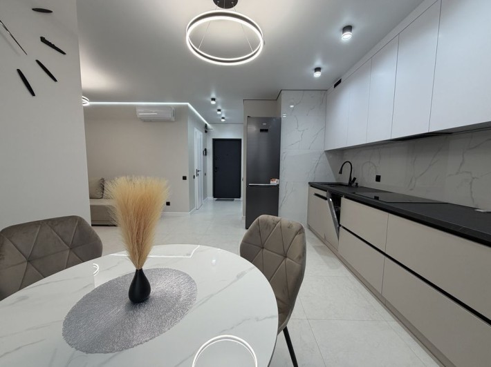 Перша здача,оренда 1 кім біля ТРЦ Велес - фото 1