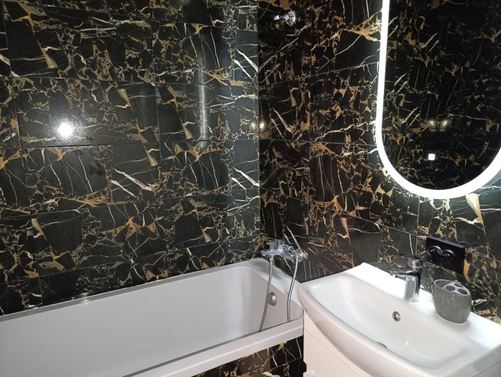 Оренда сучасної квартири на площі ринок - фото 1