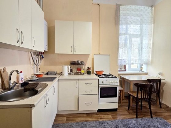 ЦЕНТР! Здам 2х кімнатну, БОГДАНА ХМЕЛЬНИЦЬКОГО (р-н площі Філармонії) Черновцы