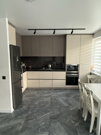 Оренда двух кімнатної  кваритри, новий район, вул Легоцького - фото 1