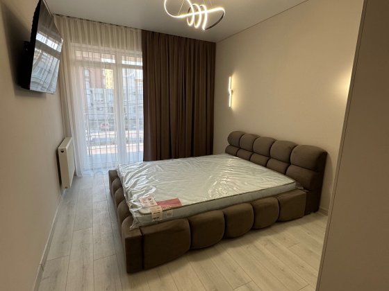 Здається в новобудові 1 кім квартира по вул. Богомольця Ужгород