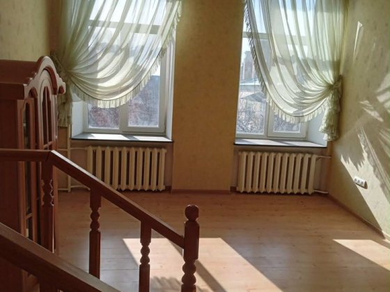 Довгострокова оренда квартири Соборна , біля будинку Офіцерів Ровно