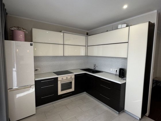 Оренда 1-но кімн.кв студія Митниця, вул. Жужоми 5 Черкассы