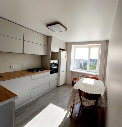 Оренда 3-кімнатної вул. Хрещатик, 180 - фото 1