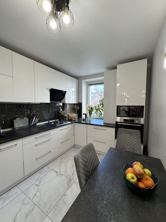 Трикімнатна квартира на Митниці - фото 1