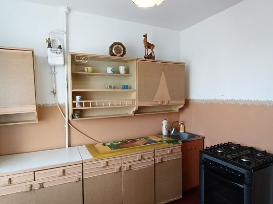 Оренда 2-кім панелька Головна 279 Черновцы