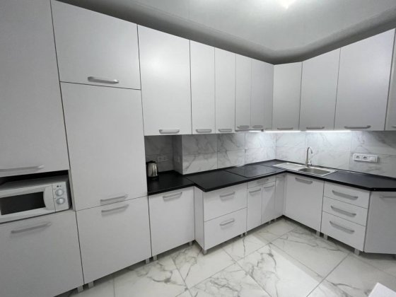 КЛАСНА 3-кім новобуд РУСЬКА (р-н меблі МАЙЯ) (читайте уважно опис)! Черновцы