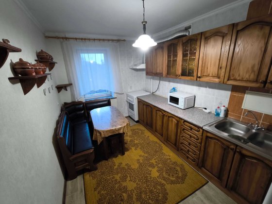 Здам простору 3-кімн квартиру з косм ремонтом у тихому центрі міста. Черкассы