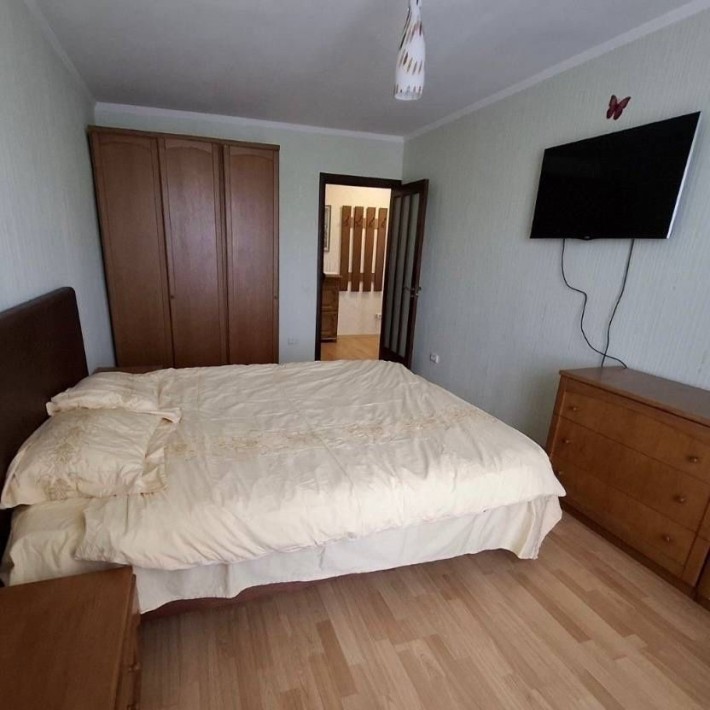 Миру 36 Левада велика 3-х кімнатна квартира - фото 1