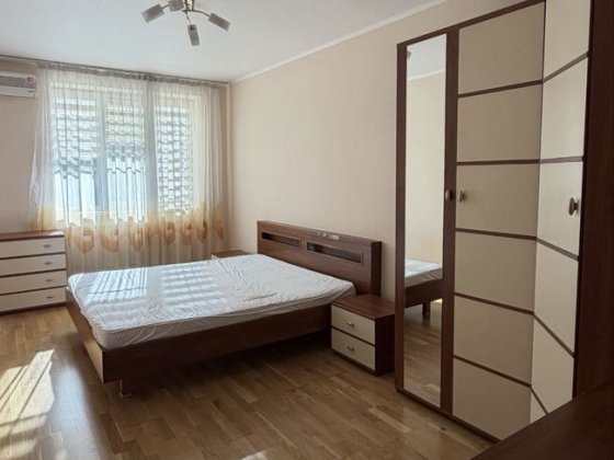 Оренда великої 3-х кімн квартири р-н Дастора Ужгород