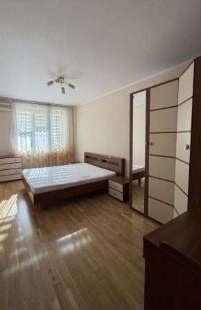 Оренда великої 3-х кімн квартири р-н Дастора - фото 1