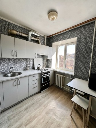Здається 1 кімнатна  квартира в самому Центрі міста! - фото 1