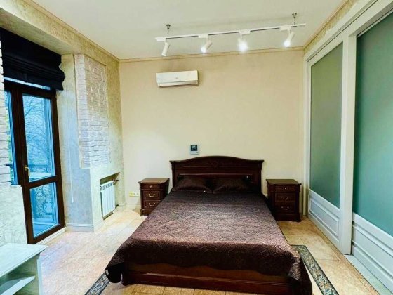 ТОП №1! Перша здача! Авторська квартира в історичному серці Подолу. Киев