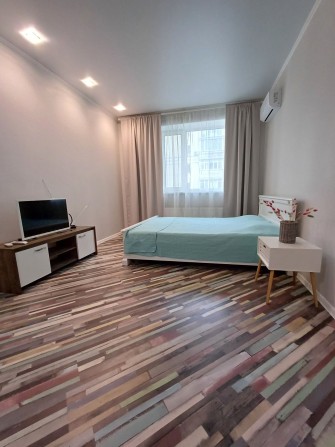 Оренда 1-кімнатної квартири в центрі. Проспект Перемоги 119 А. Вільна. - фото 1