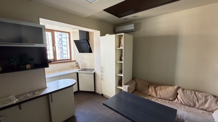 2к - 72 м. вул. Урлівська 20, 14 поверх - фото 1