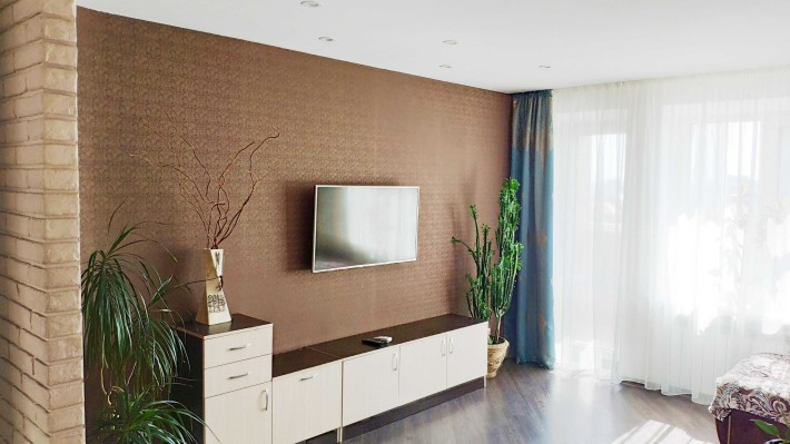 3-х кімн. кв. в центрі з сучасним ремонтом за 20тис. - фото 1