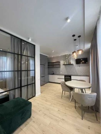 Сдам! стильную красивую КВ. Автономное Отоплением, Новострой . - фото 1