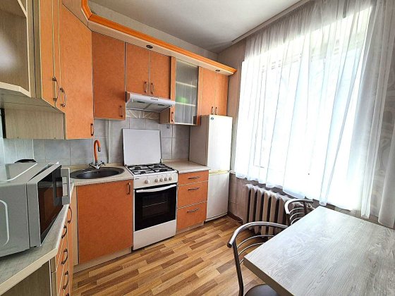 2-кімнатна квартира з меблями і технікою, п-т Перемоги Чернигов