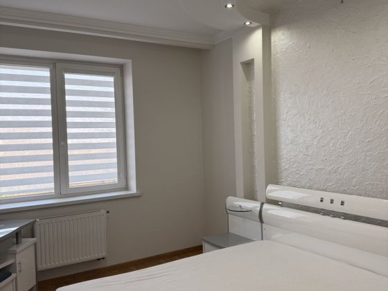 Оренда двокімнатної квартири в районі Майдану Черновцы