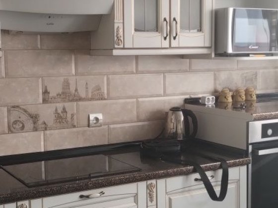 Здається 2х кімн квартира з генератором Черновцы