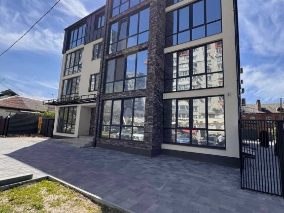 Естетична квартира в новобудові тихого центру Черкас Черкассы